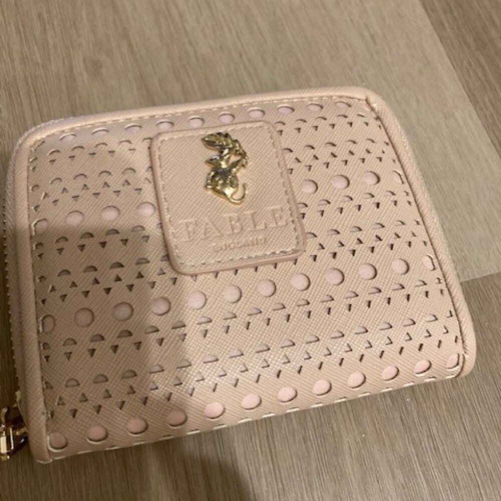 Cute light pink cutout wallet - like new!